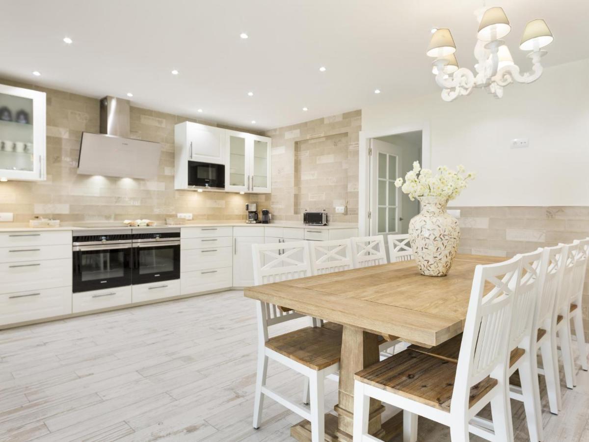 Sitges Spaces Mediterranean Apartments 5 Bedrooms, 4 Bathrooms, 75M2 Terrace, Centre Sitges- Sleeps 11 Buitenkant foto