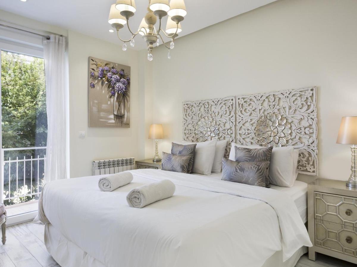 Sitges Spaces Mediterranean Apartments 5 Bedrooms, 4 Bathrooms, 75M2 Terrace, Centre Sitges- Sleeps 11 Buitenkant foto